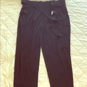 NWT M Express ankle mid rise gaucho pants